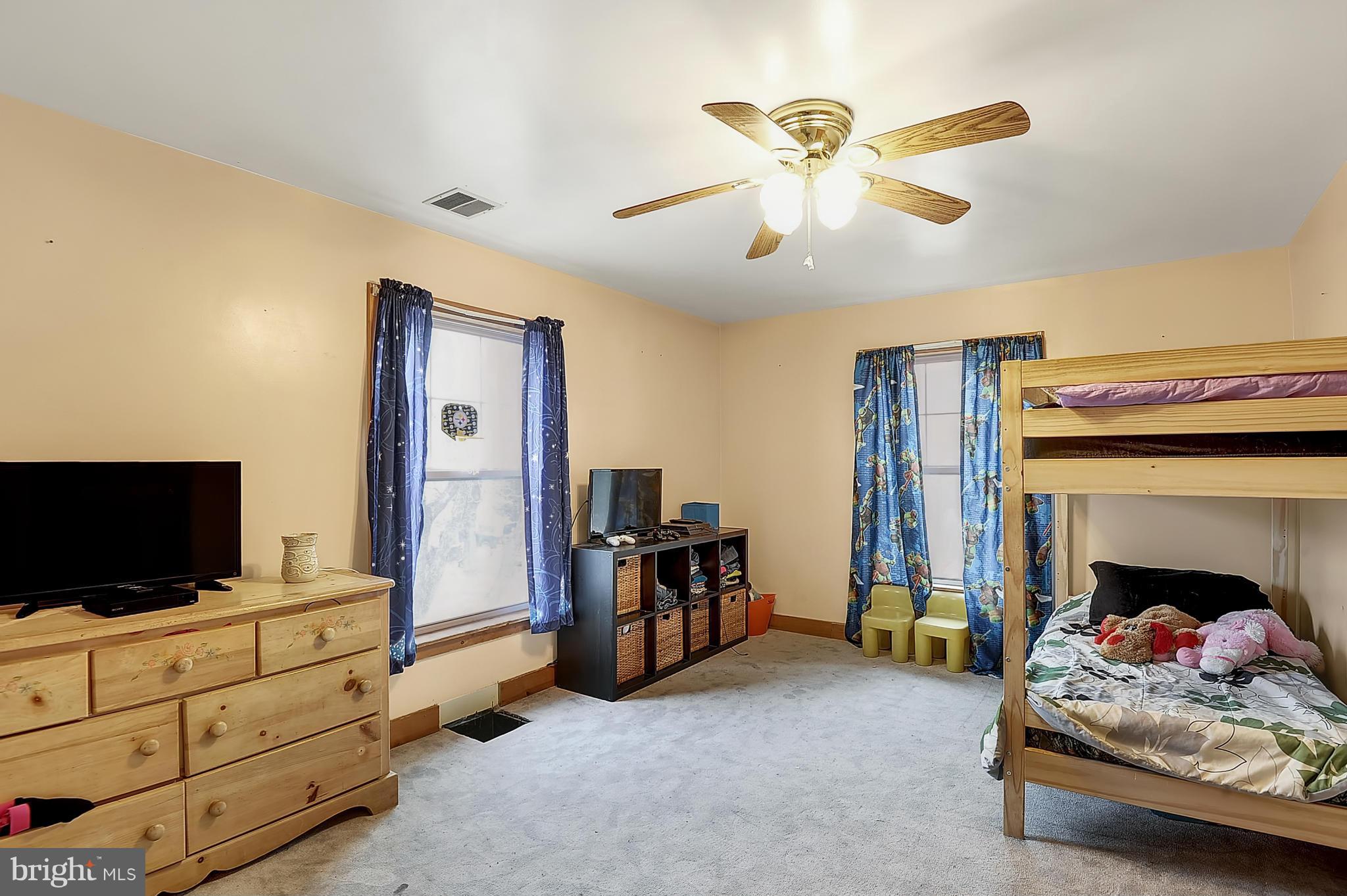 921 Sue Grove Road Baltimore, MD 21221 - Photo 21 of 28 Third Bedroom