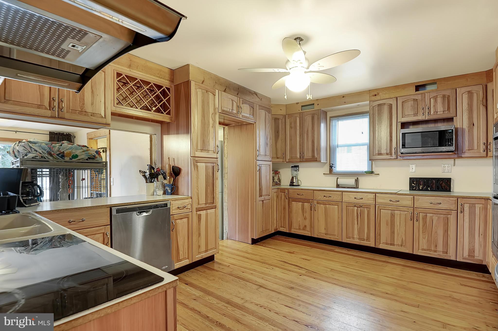921 Sue Grove Road Baltimore, MD 21221 - Photo 7 of 28 Kitchen