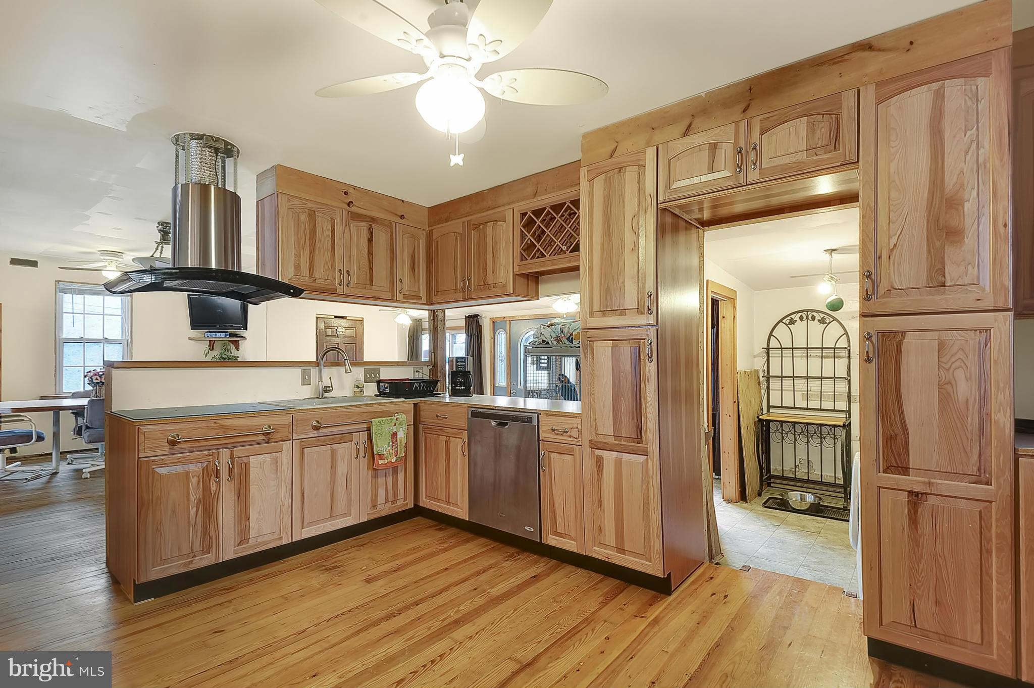 921 Sue Grove Road Baltimore, MD 21221 - Photo 9 of 28 Kitchen