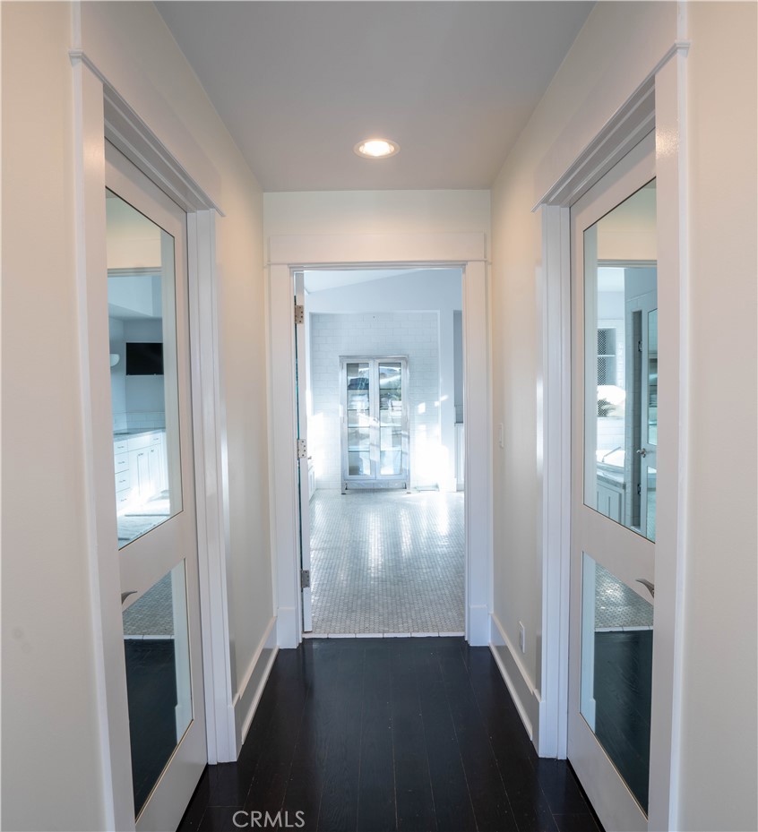 562 24th Place Hermosa Beach, CA 90254 - Photo 22 of 75 wooden floor in a hall with an entryway and a window