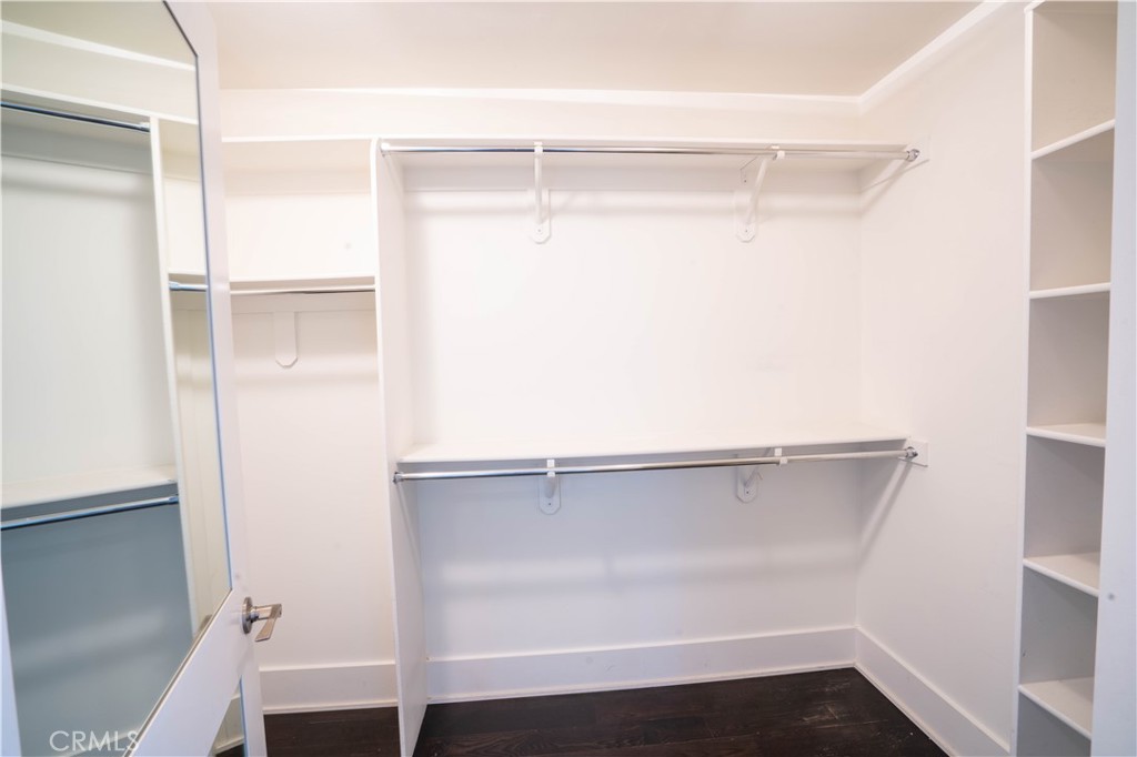 562 24th Place Hermosa Beach, CA 90254 - Photo 28 of 75 a view of an empty walk in closet