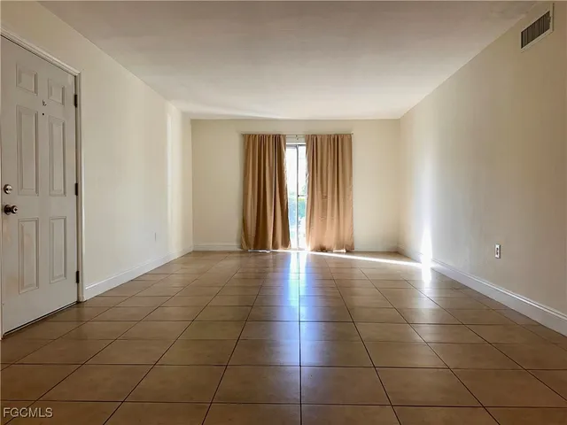 $1,500 | 12650 Kenwood Lane, Unit A, Fort Myers, FL 33907