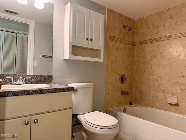 $1,500 | 12650 Kenwood Lane, Unit A, Fort Myers, FL 33907