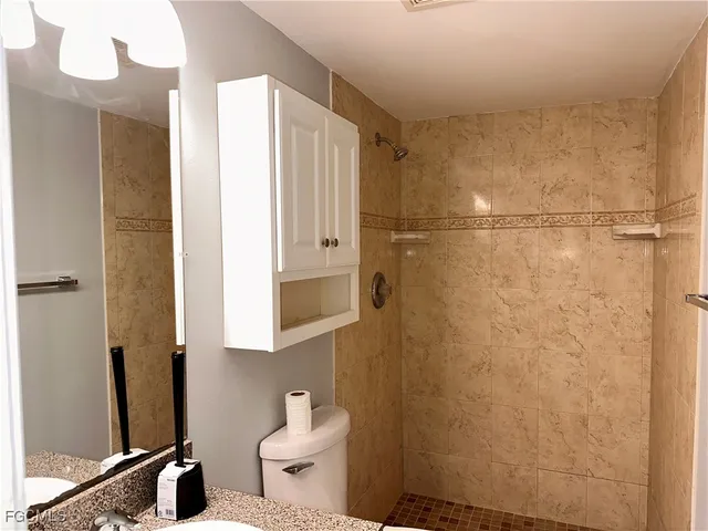 $1,500 | 12650 Kenwood Lane, Unit A, Fort Myers, FL 33907