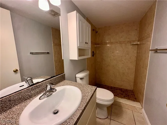 $1,500 | 12650 Kenwood Lane, Unit A, Fort Myers, FL 33907
