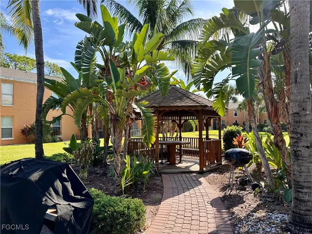 $1,500 | 12650 Kenwood Lane, Unit A, Fort Myers, FL 33907