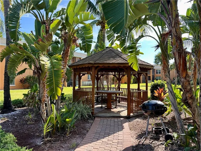 $1,500 | 12650 Kenwood Lane, Unit A, Fort Myers, FL 33907
