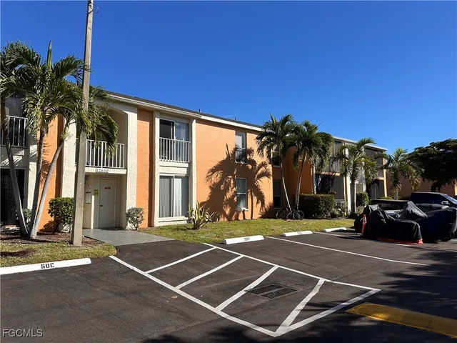 $1,500 | 12650 Kenwood Lane, Unit A, Fort Myers, FL 33907