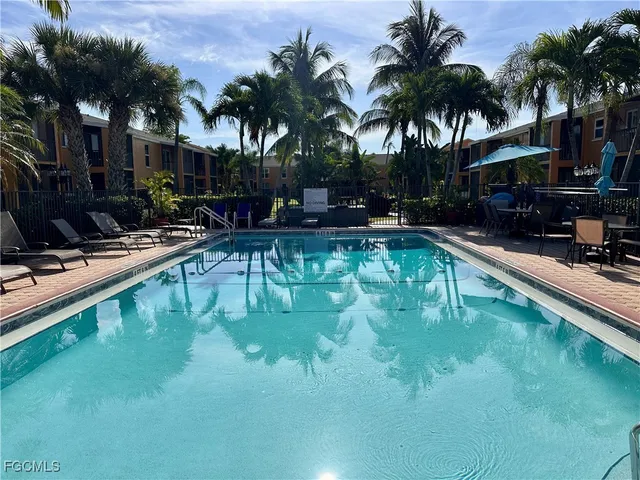 $1,500 | 12650 Kenwood Lane, Unit A, Fort Myers, FL 33907