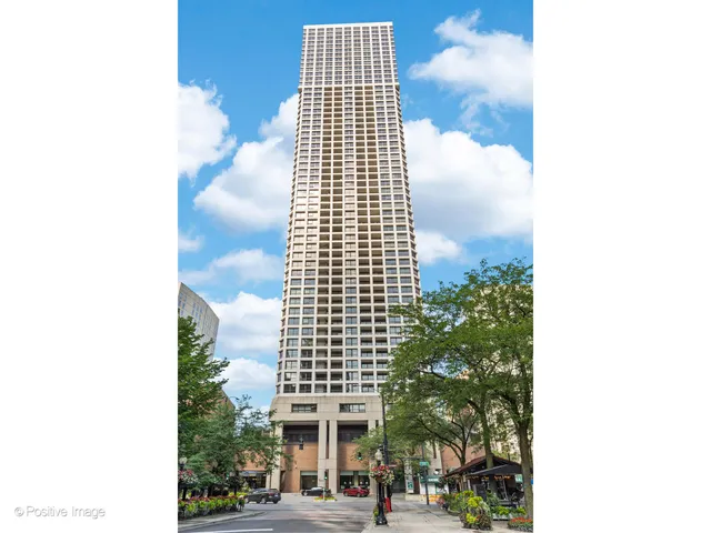 $429,900 | 1030 North State Street, Unit 21K, Chicago, IL 60610