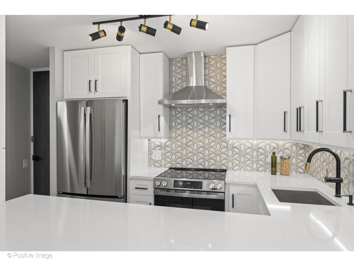 1030 North State Street, Unit 21K Chicago, IL 60610 - Photo 4 of 24