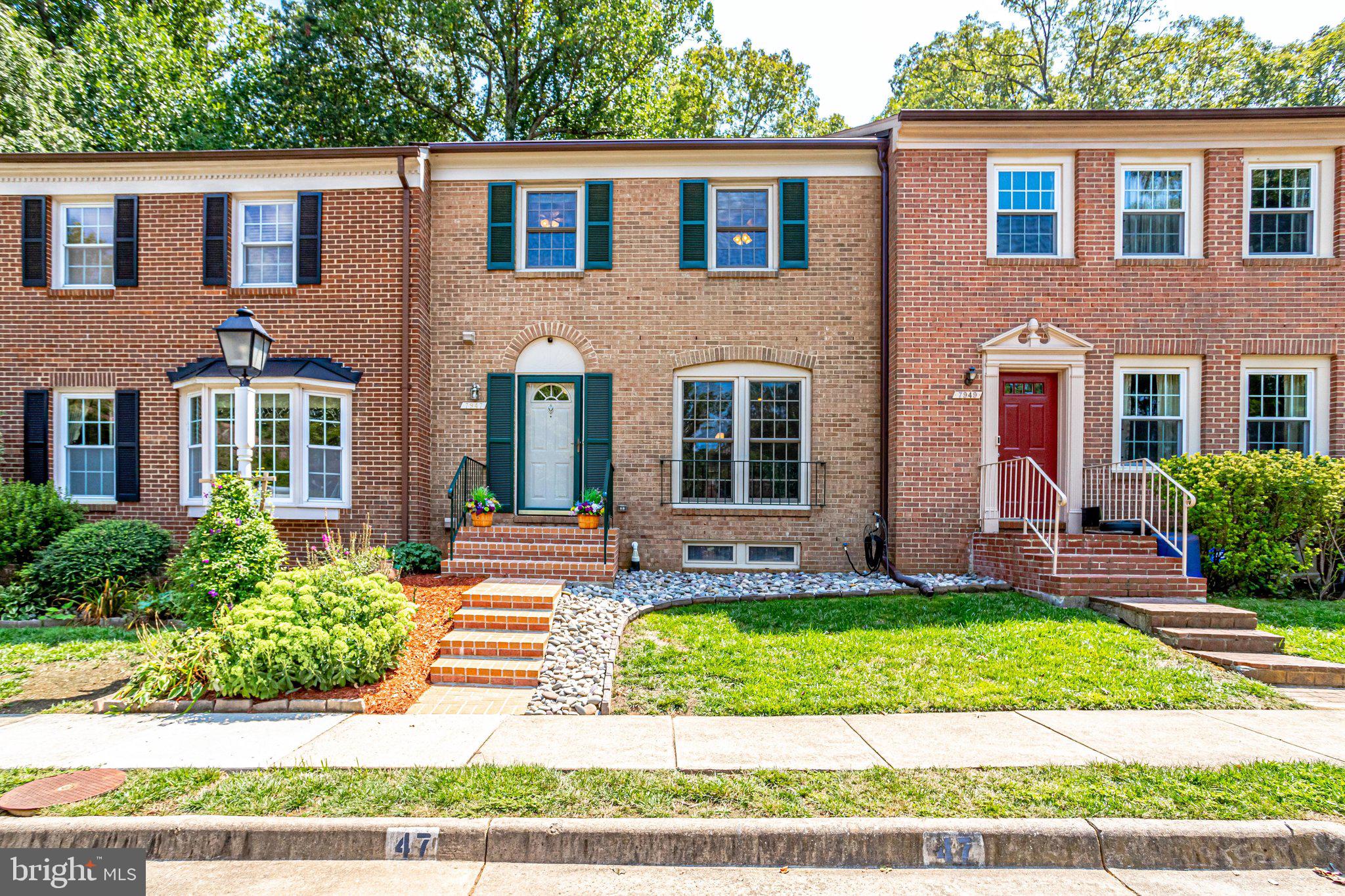 Brick Townhouse located at end of cul-de-sac
