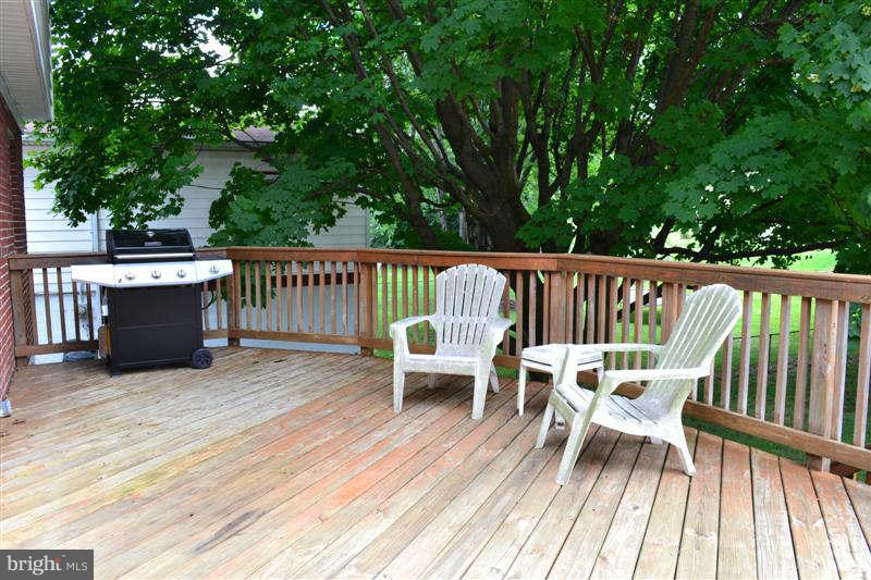 727 Medway Road Hagerstown, MD 21740 - Photo 26 of 30 Large Deck