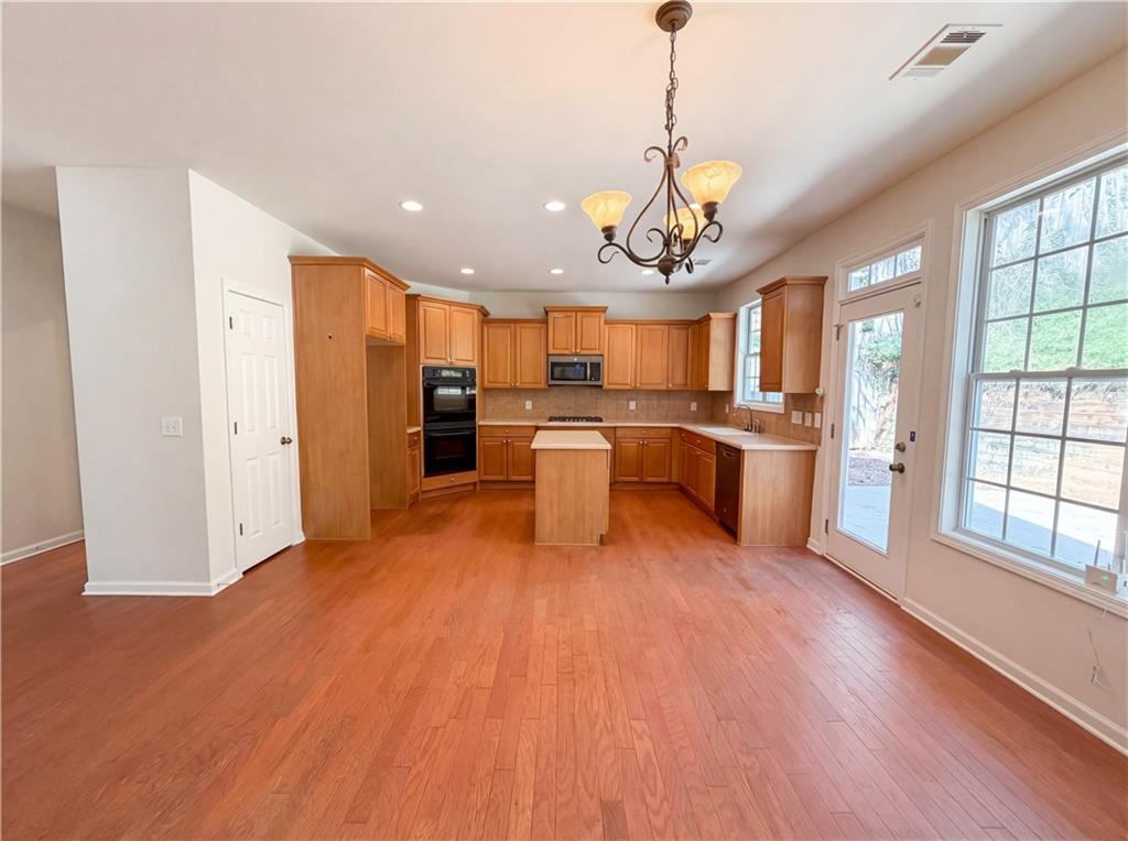 3149 Esplanade Circle Southwest Atlanta, GA 30311 - Photo 2 of 33