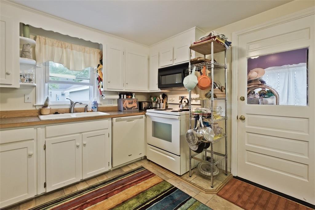 16 David Road Portland, ME 04102 - Photo 5 of 28 Photo