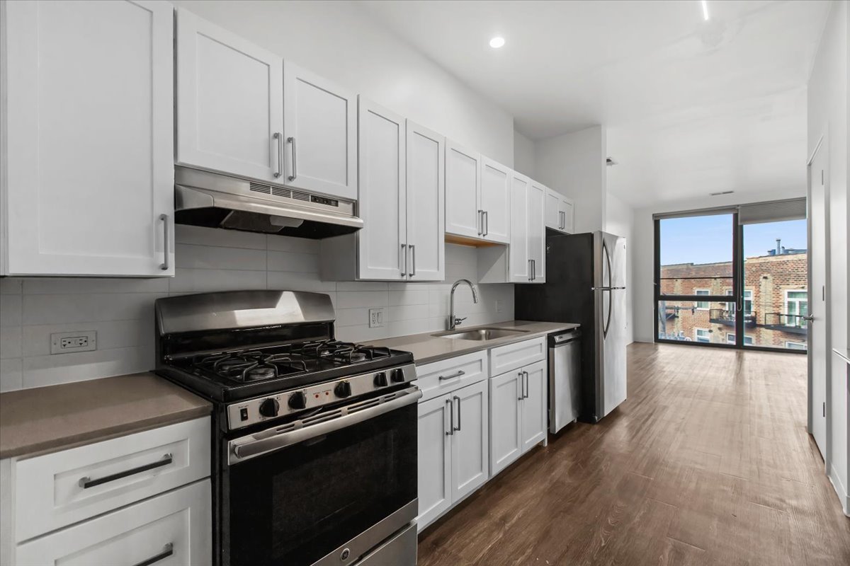 830 North Milwaukee Avenue, Unit 504 Chicago, IL 60642 - Photo 5 of 16