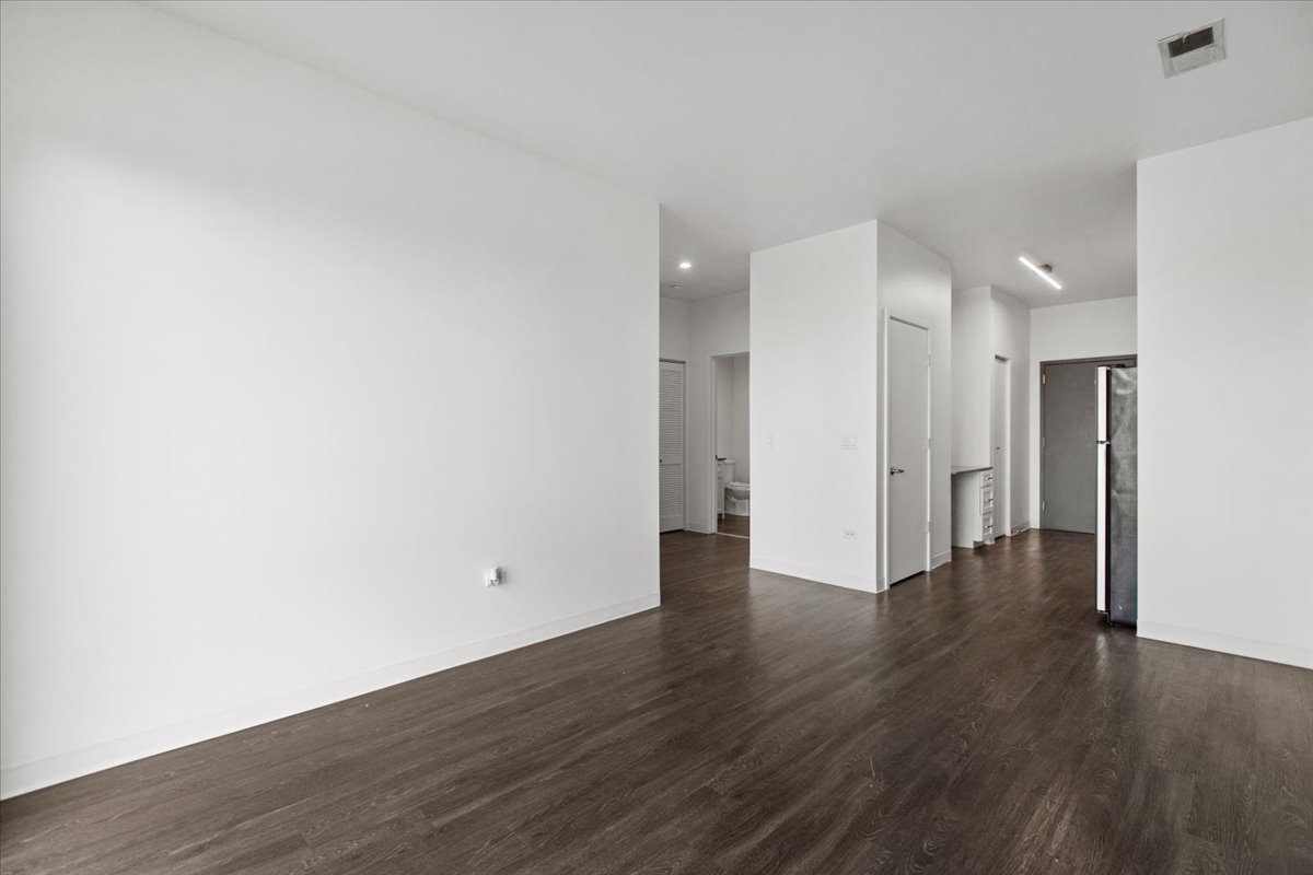 830 North Milwaukee Avenue, Unit 504 Chicago, IL 60642 - Photo 6 of 16