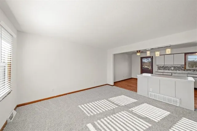 $240,000 | 200 West Meriwood Lane, Edgerton, KS 66021