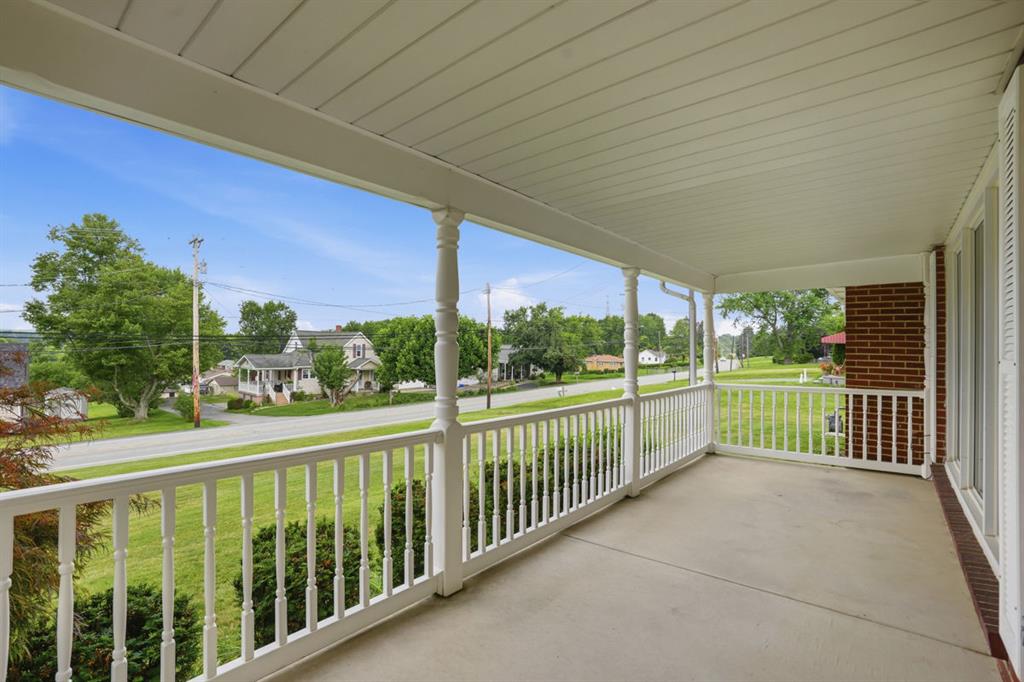 2913 Conway Wallrose Road Baden, PA 15005 - Photo 7 of 46