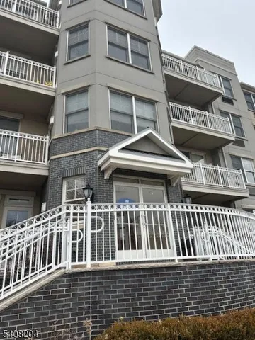 $349,900 | 30 Freedom Way, Unit 406, Jersey City, NJ 07305