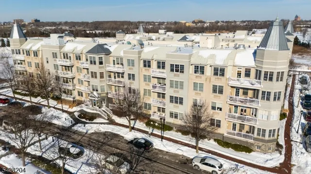 $349,900 | 30 Freedom Way, Unit 406, Jersey City, NJ 07305