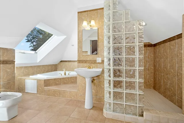 $6,200 | 231 Lagrange Street, Boston, MA 02132