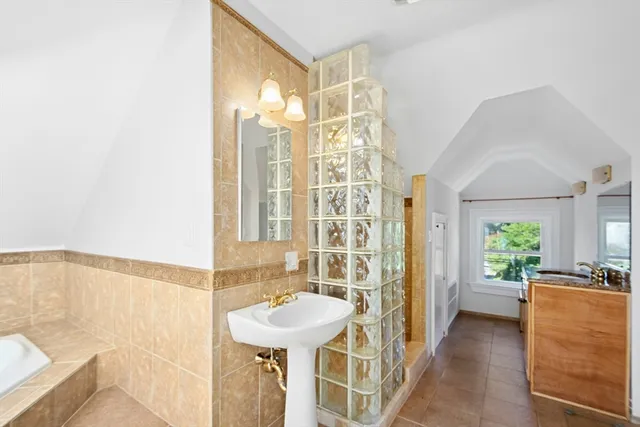 $6,200 | 231 Lagrange Street, Boston, MA 02132