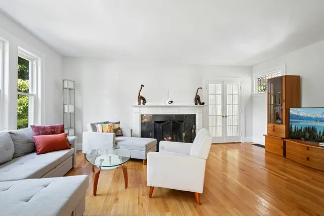 $6,200 | 231 Lagrange Street, Boston, MA 02132