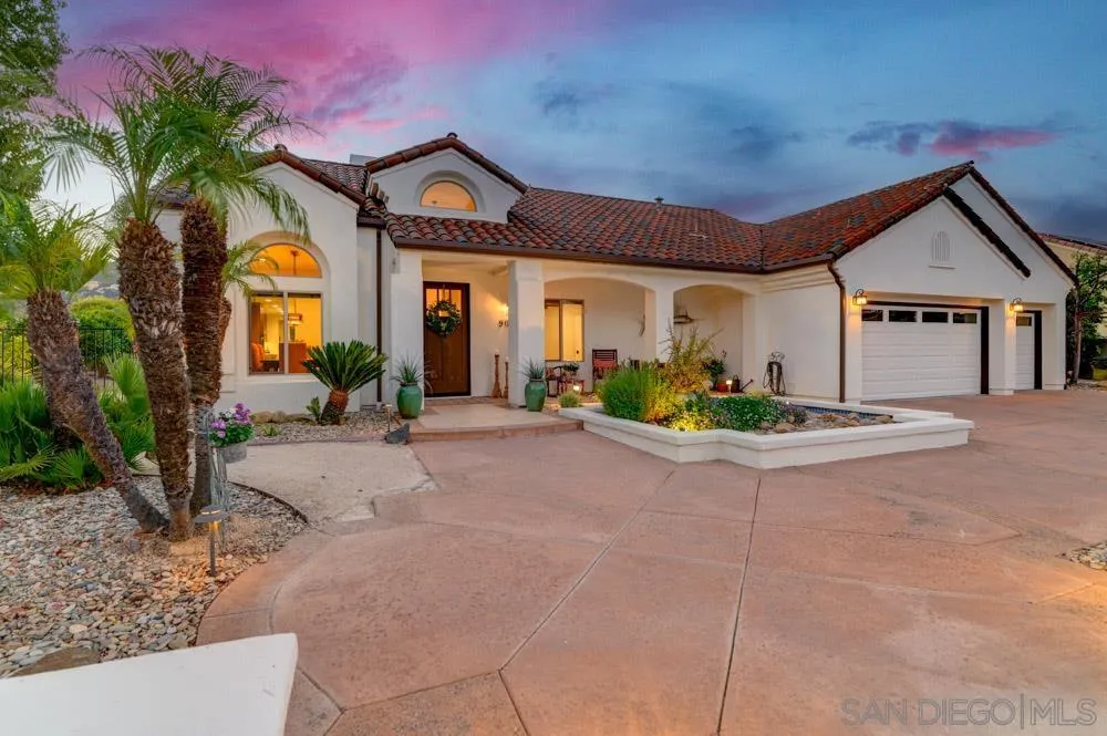 9062 Summerhill Point Alpine, CA 91901 - Photo 4 of 40 Gallery Image 4