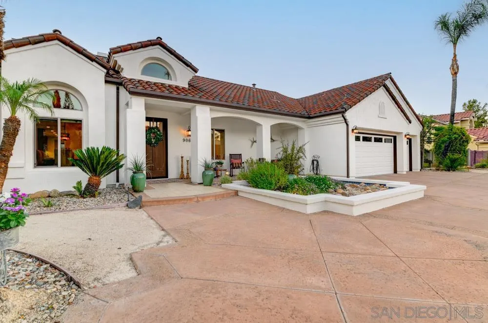 9062 Summerhill Point Alpine, CA 91901 - Photo 5 of 40 Gallery Image 5