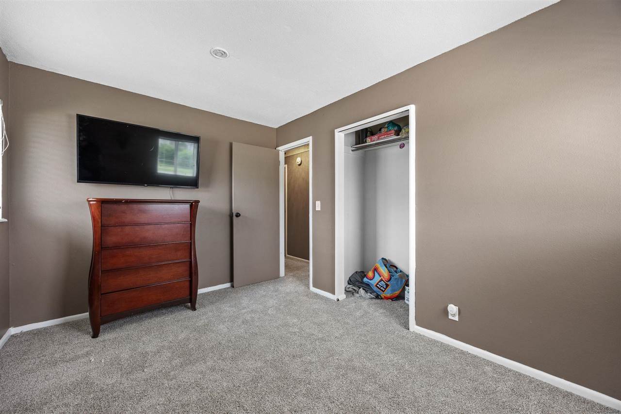 3232 Bramble Road Southwest Cedar Rapids, IA 52404 - Photo 18 of 25 Gallery Image 18