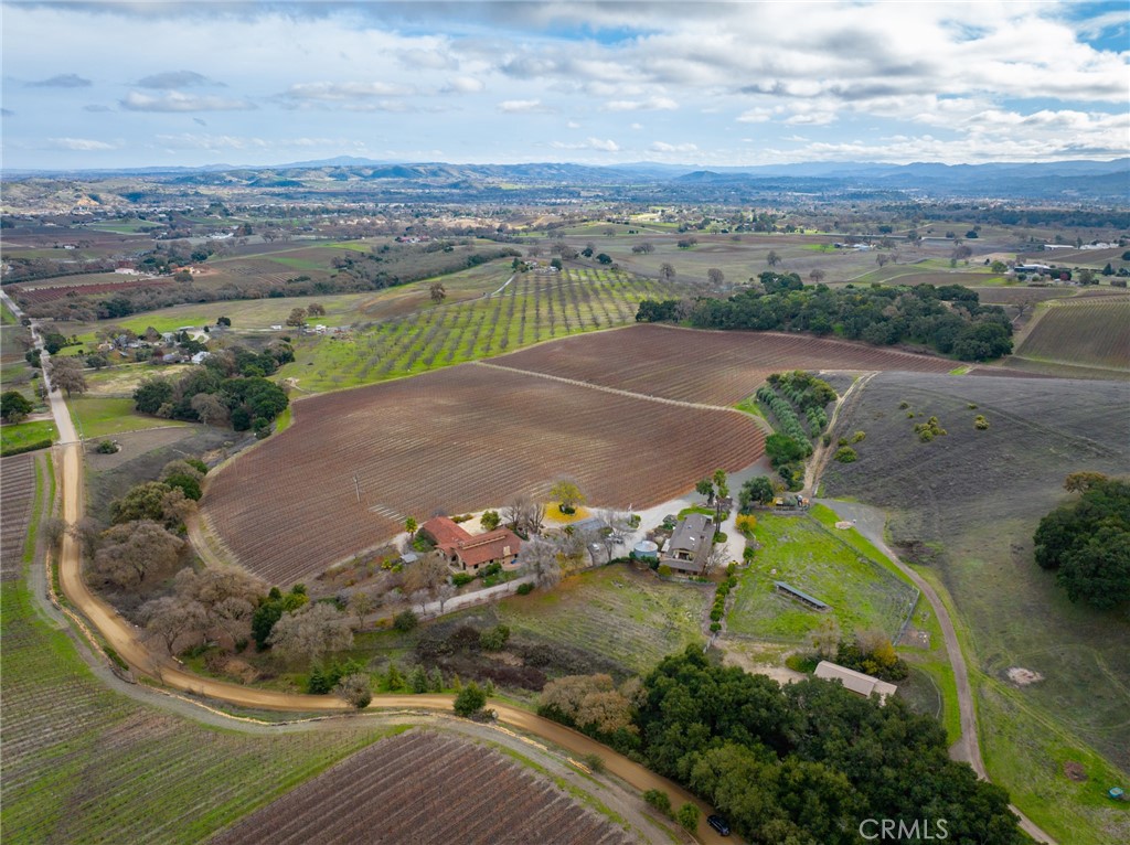 2135 Live Oak Road Paso Robles, CA 93446 - Photo 2 of 71