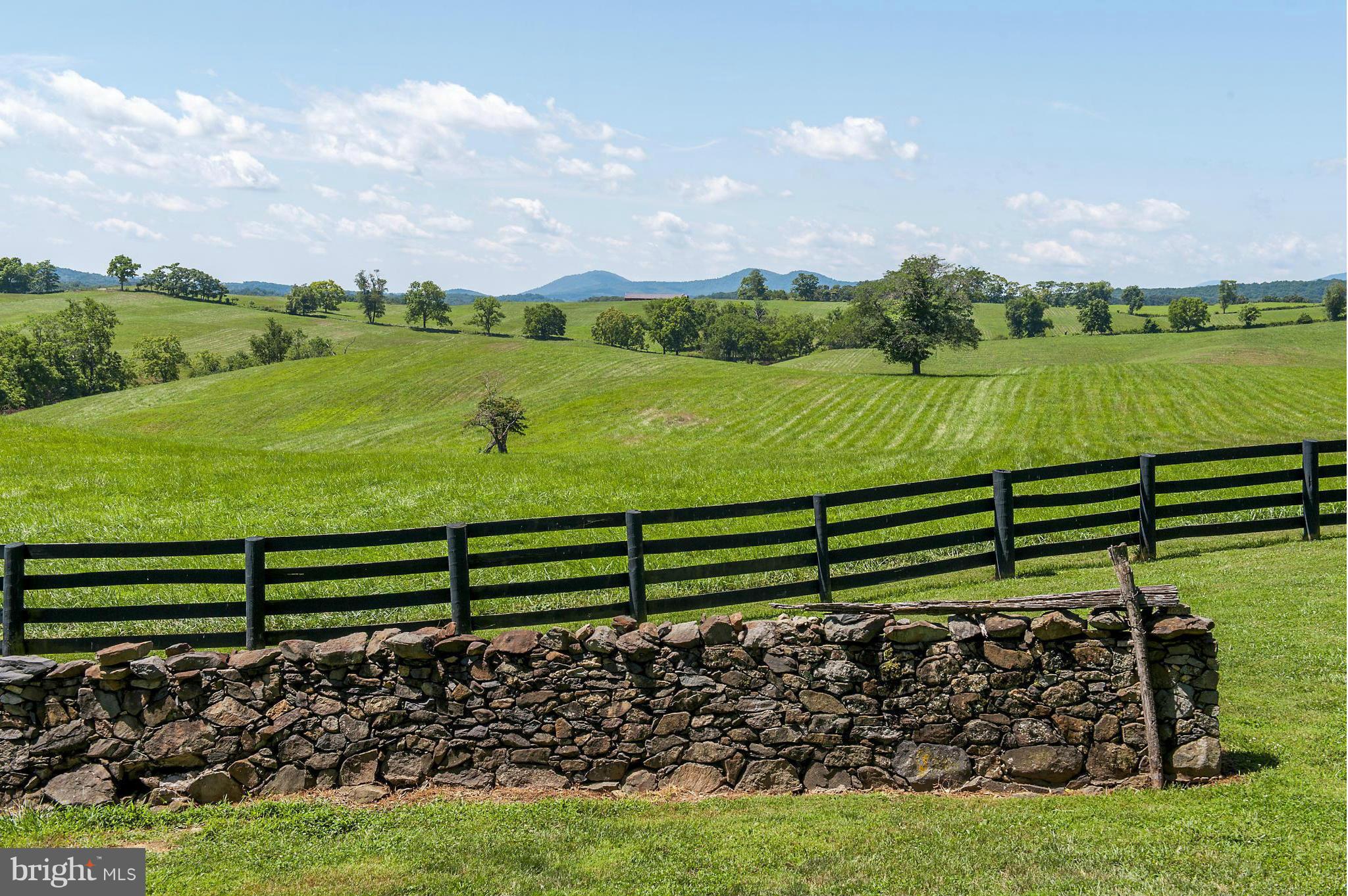 5170 Oak Spring Road Upperville, VA 20184 - Photo 7 of 11 View