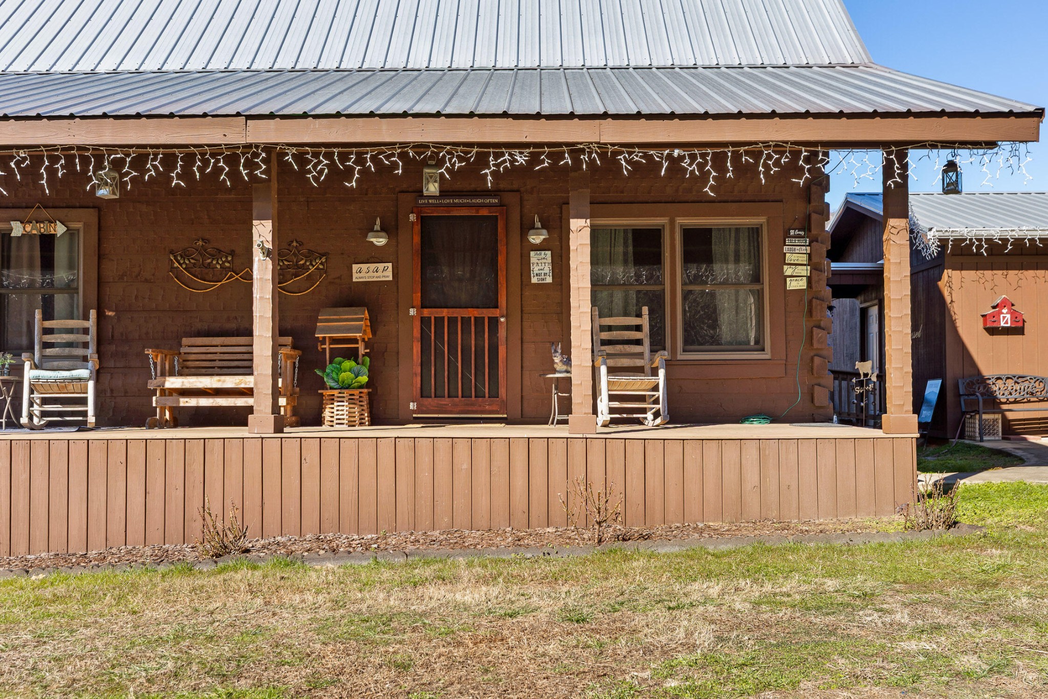 3382 Back Valley Road Trenton, GA 30752 - Photo 4 of 45 front view of a house with a yard