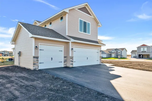 $384,900 | 20189 Esther Parkway, Big Lake, MN 55309