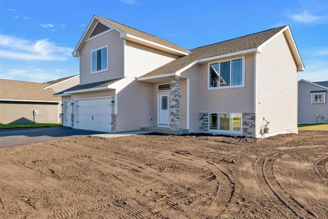 $384,900 | 20189 Esther Parkway, Big Lake, MN 55309