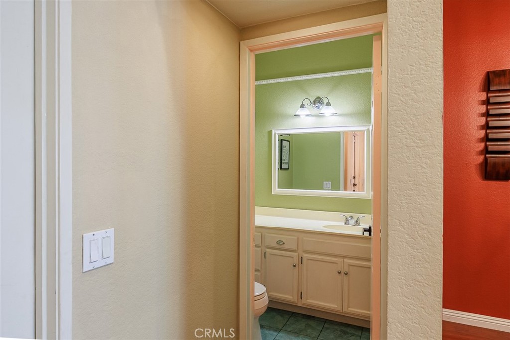 1052 Walnut Street, Unit E Tustin, CA 92780 - Photo 15 of 43