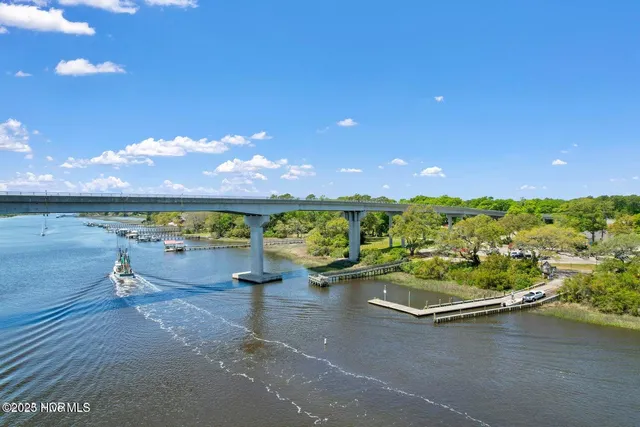 $315,000 | 949 Lower County Street Southwest, Calabash, NC 28467