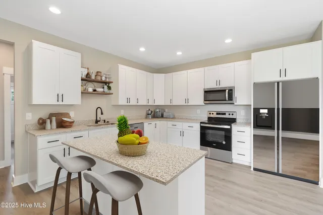 $315,000 | 949 Lower County Street Southwest, Calabash, NC 28467