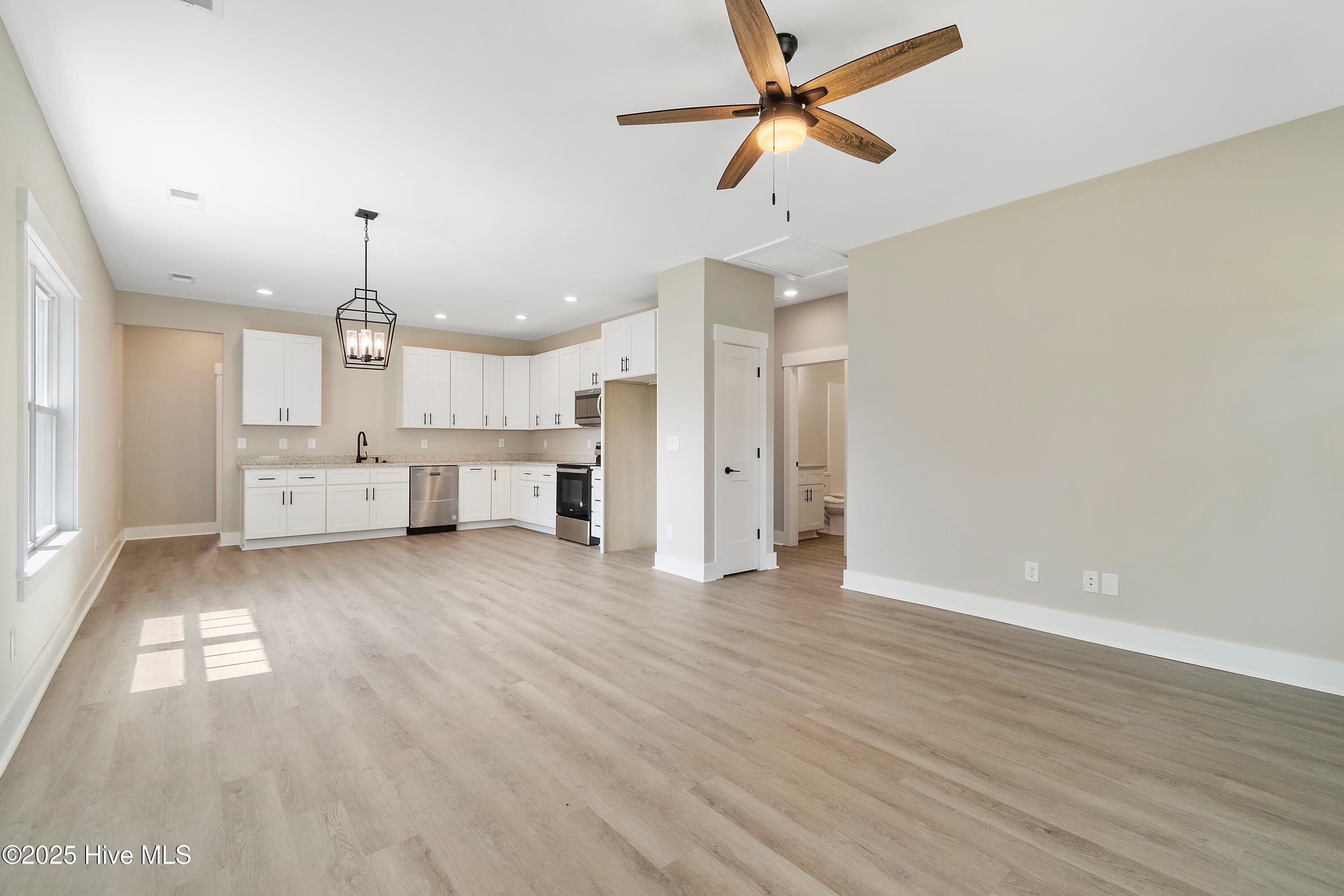 949 Lower County Street Southwest Calabash, NC 28467 - Photo 9 of 19 IMG_3373