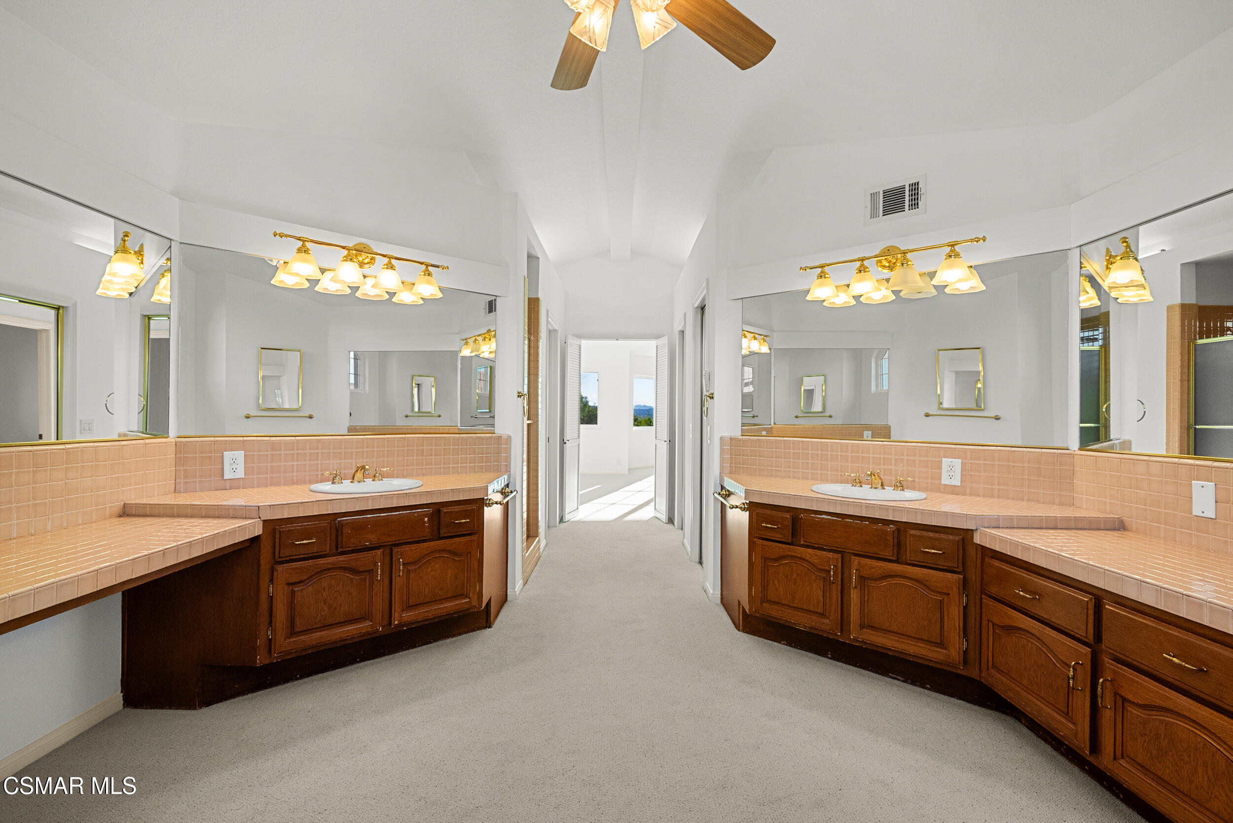 5206 Seneca Place Simi Valley, CA 93063 - Photo 72 of 92 a large bathroom with a large tub and sink