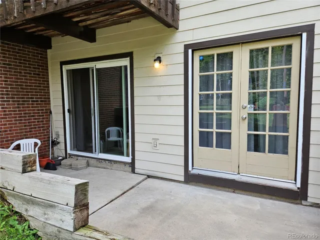 a view of entrance front of the house