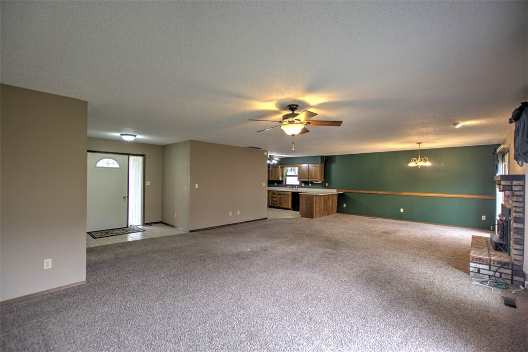 892 Jefferson Drive Decatur, IL 62521 - Photo 5 of 22 Gallery Image 5