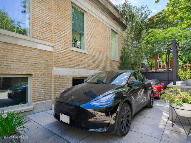 $5,750,000 | 1019 North Wolcott Avenue, Chicago, IL 60622