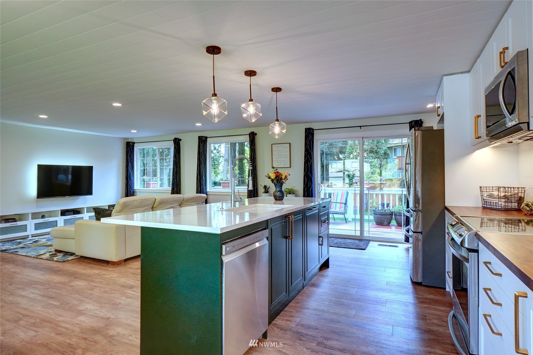 1210 204th Place Southeast Bothell, WA 98012 - Photo 6 of 39 Gallery Image 6
