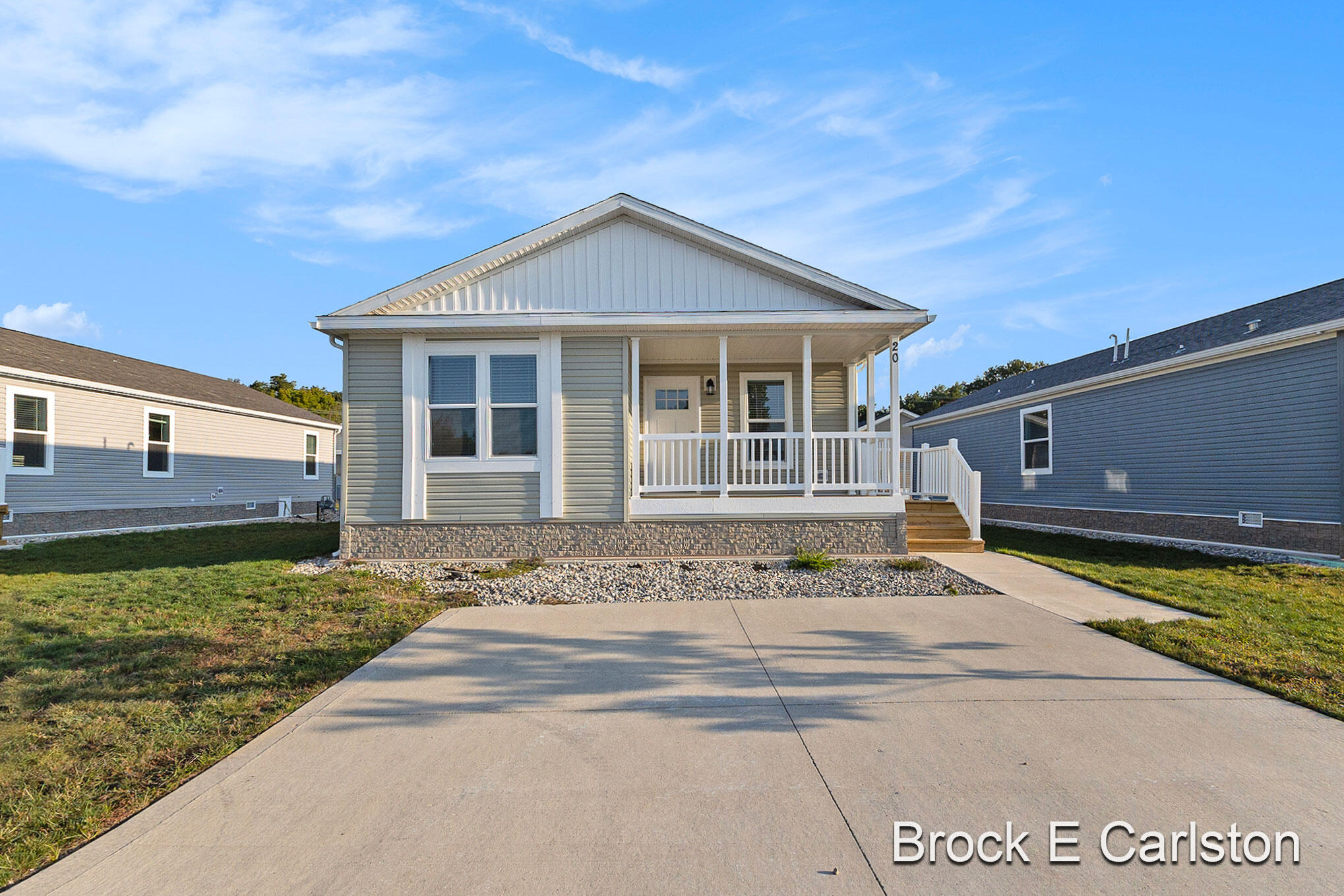 1283 East Ellis Road, Unit 20 Norton Shores, MI 49441 - Photo 1 of 21 _42A9219
