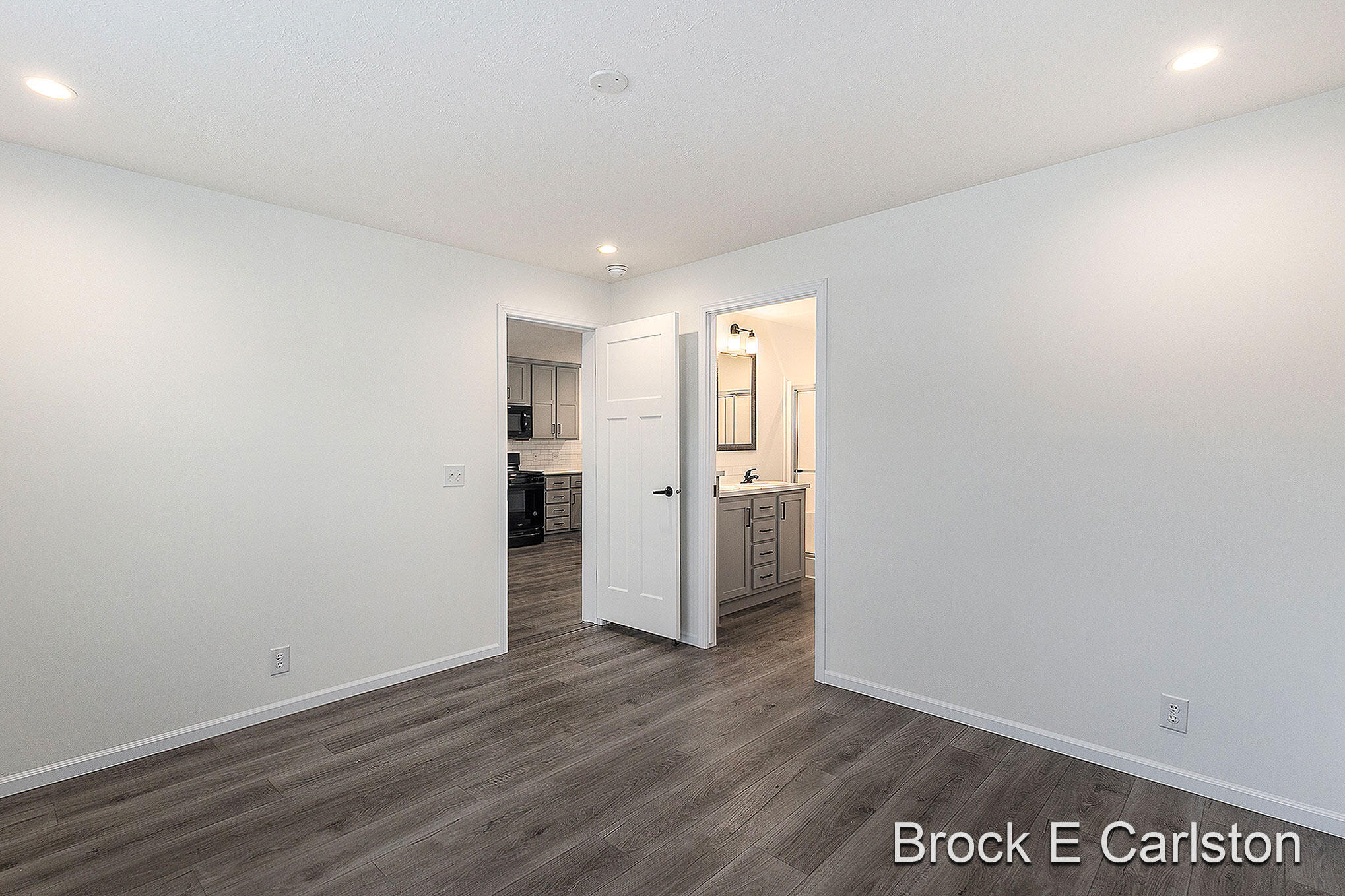 1283 East Ellis Road, Unit 20 Norton Shores, MI 49441 - Photo 15 of 21 _42A9205