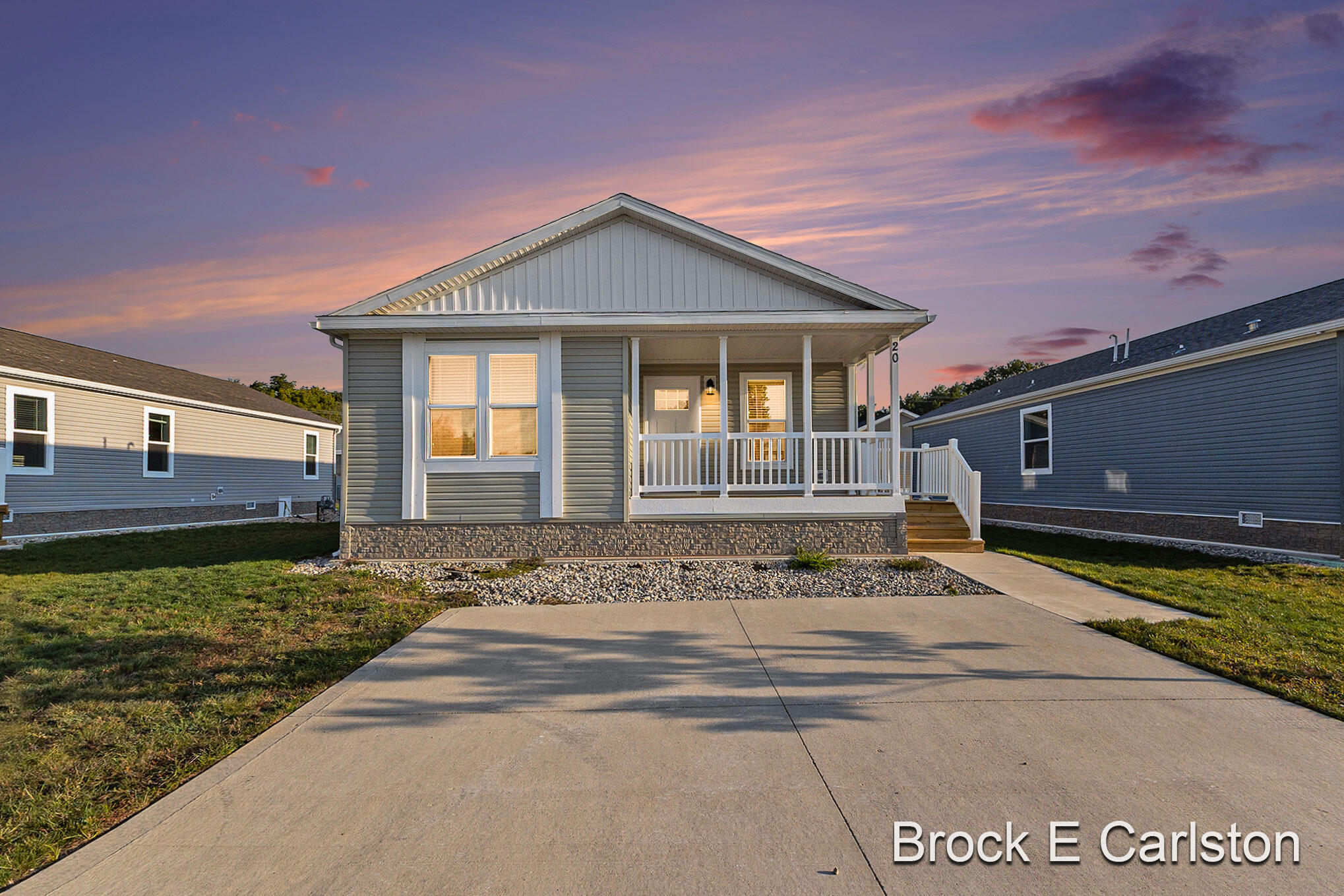 1283 East Ellis Road, Unit 20 Norton Shores, MI 49441 - Photo 2 of 21 _42A9219--