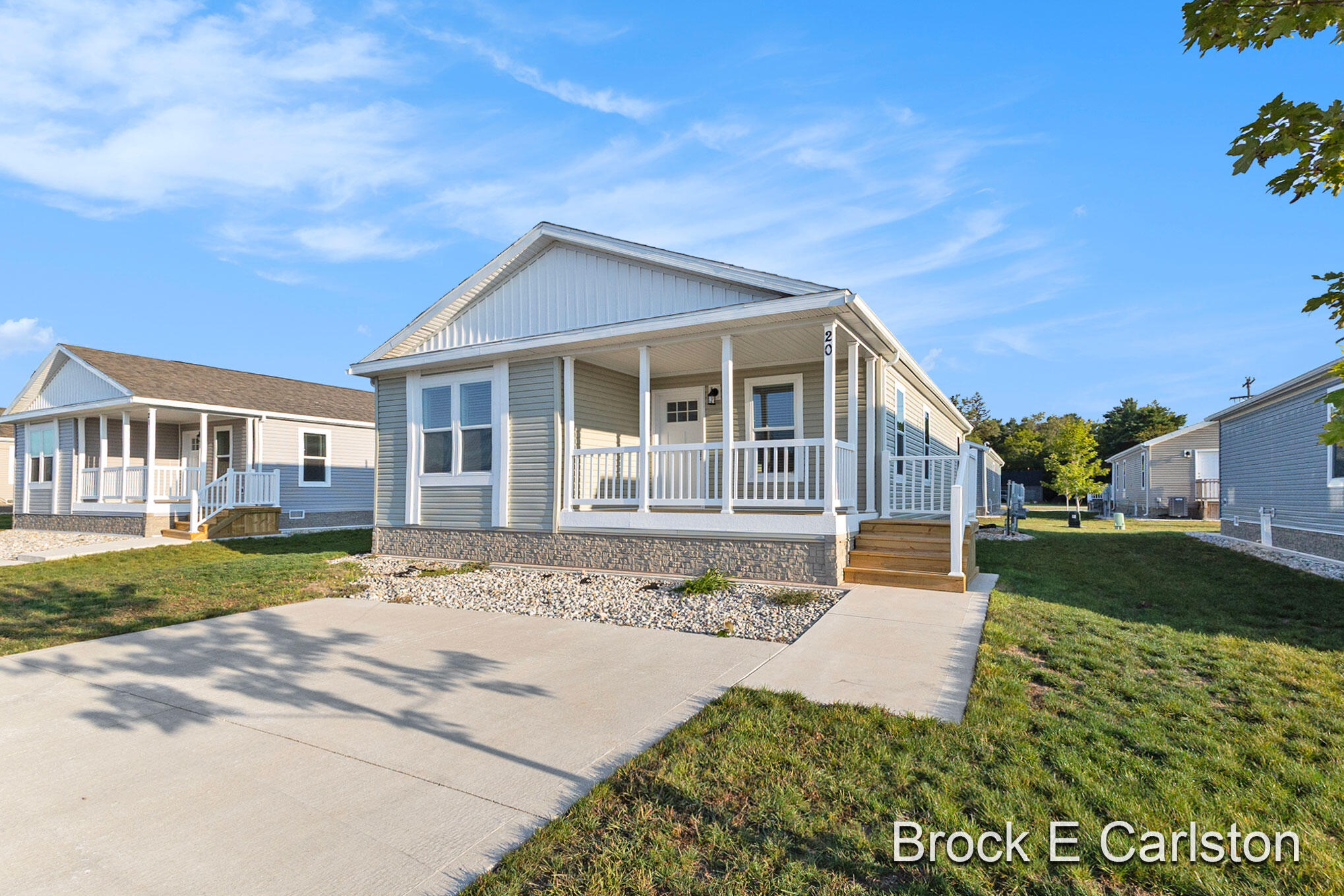 1283 East Ellis Road, Unit 20 Norton Shores, MI 49441 - Photo 3 of 21 _42A9220