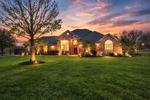 $465,000 | 10711 East Clover Lane, Forney, TX 75126